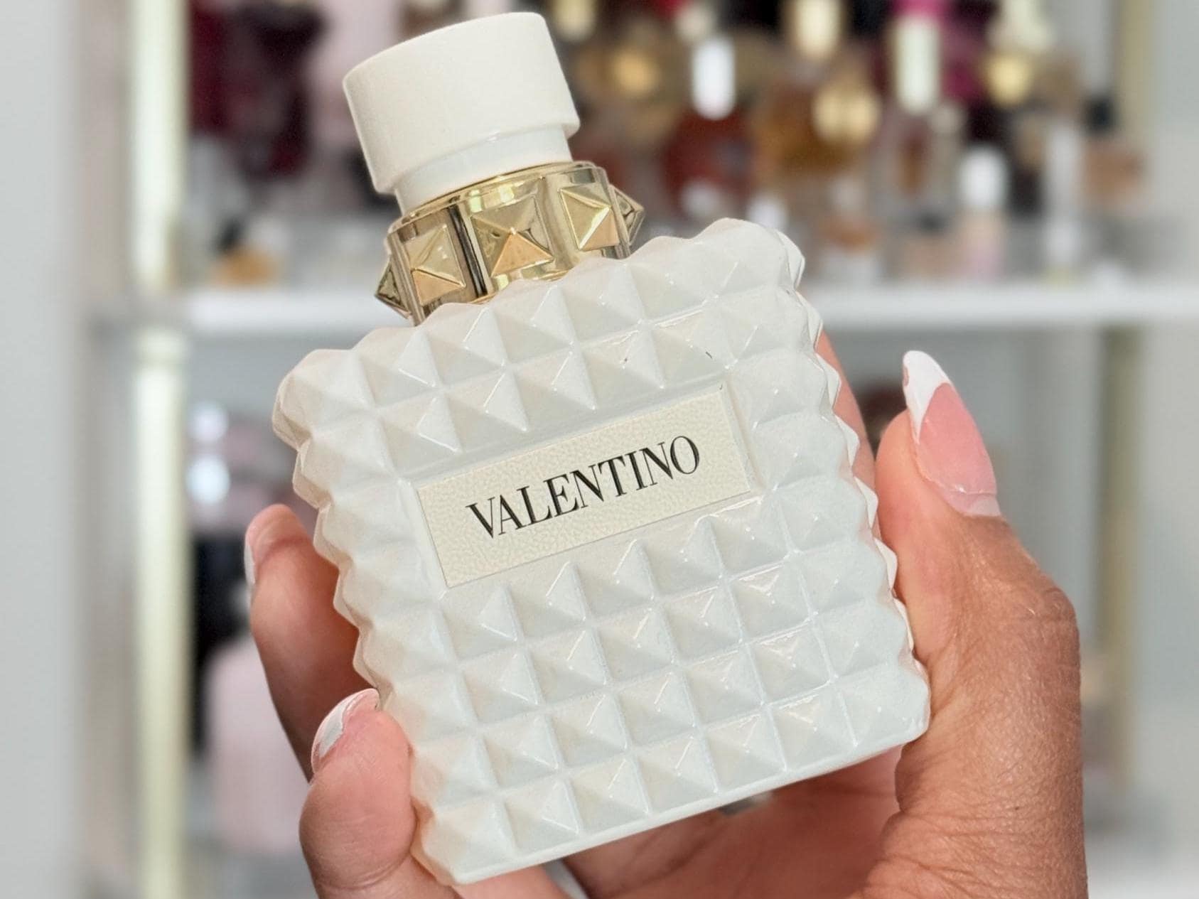 Valentino Donna Born in Roma Rendez-Vous Ivory Decant: Travel Size Perfume Sample